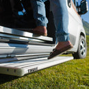 Single Step Alu Trittstufe ausfahrbar 12 Volt 550mm OmniStep 5Kg Alu – Thule