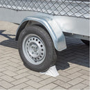 2x Unterlegkeile weiß mit Halter Bremskeil bis 1600 Kg Keil - Anhänger Wohnwagen – Praktische Anhängersicherung!